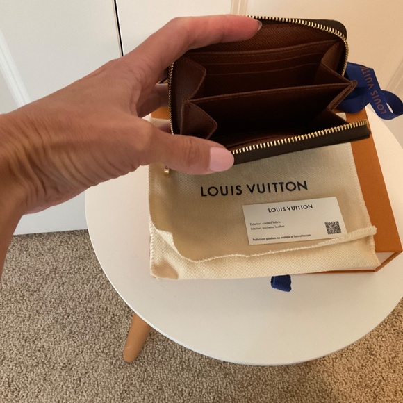 Louis Vuitton Zippy Wallet, NWT - Picture 5 of 7